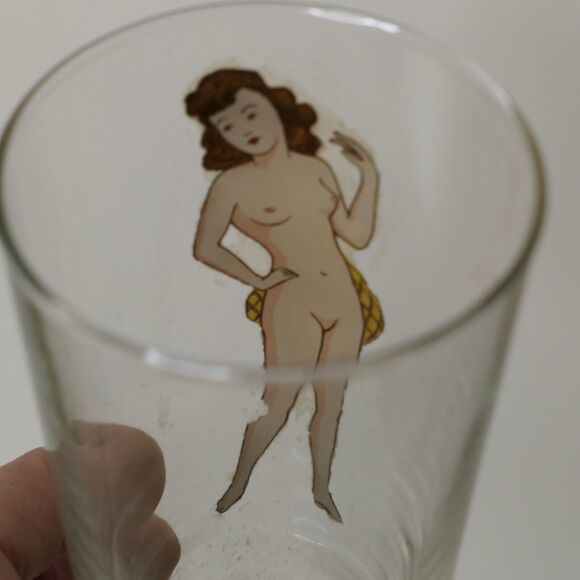 VTG WWII 1940s 50s Peekaboo Pinup Girl Nude Nudie Sip Strip Drinking Glass - Picture 4 of 10